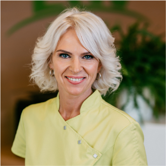 Portrait of Dr. Solita Berzina from EGV clinic